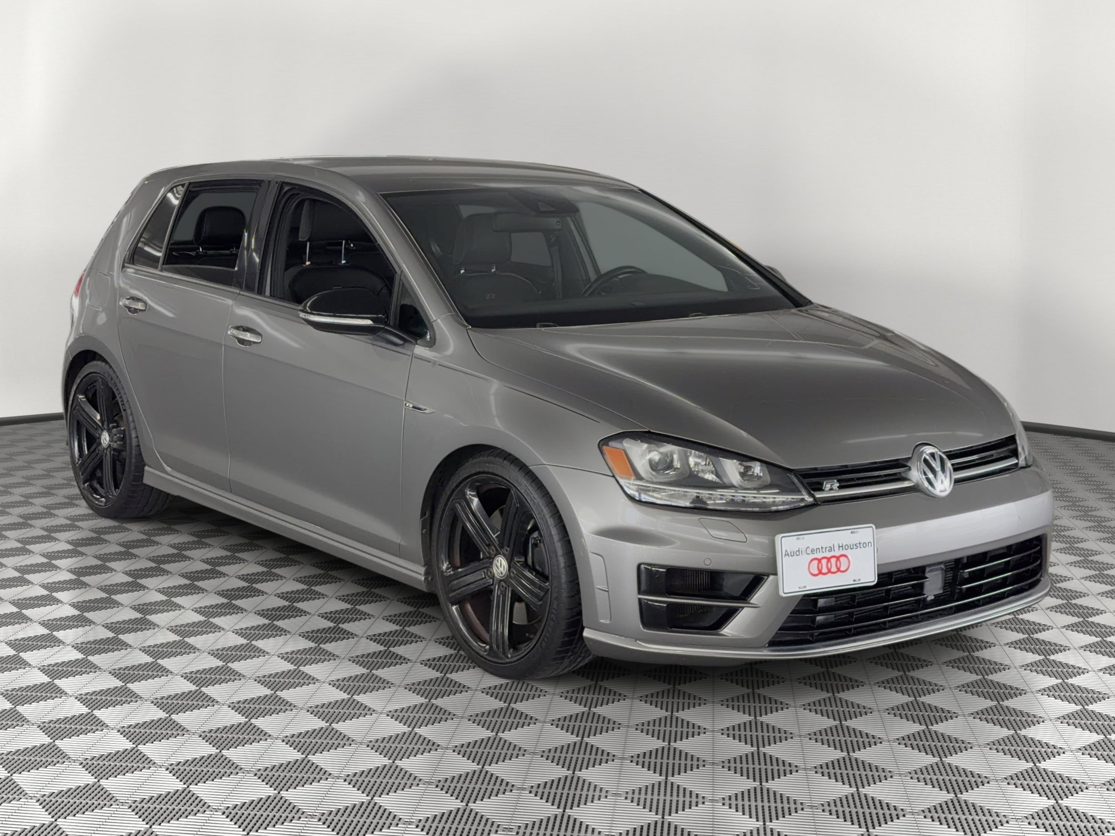 Used 2016 Volkswagen Golf 4-Door AWD/4WD image 7