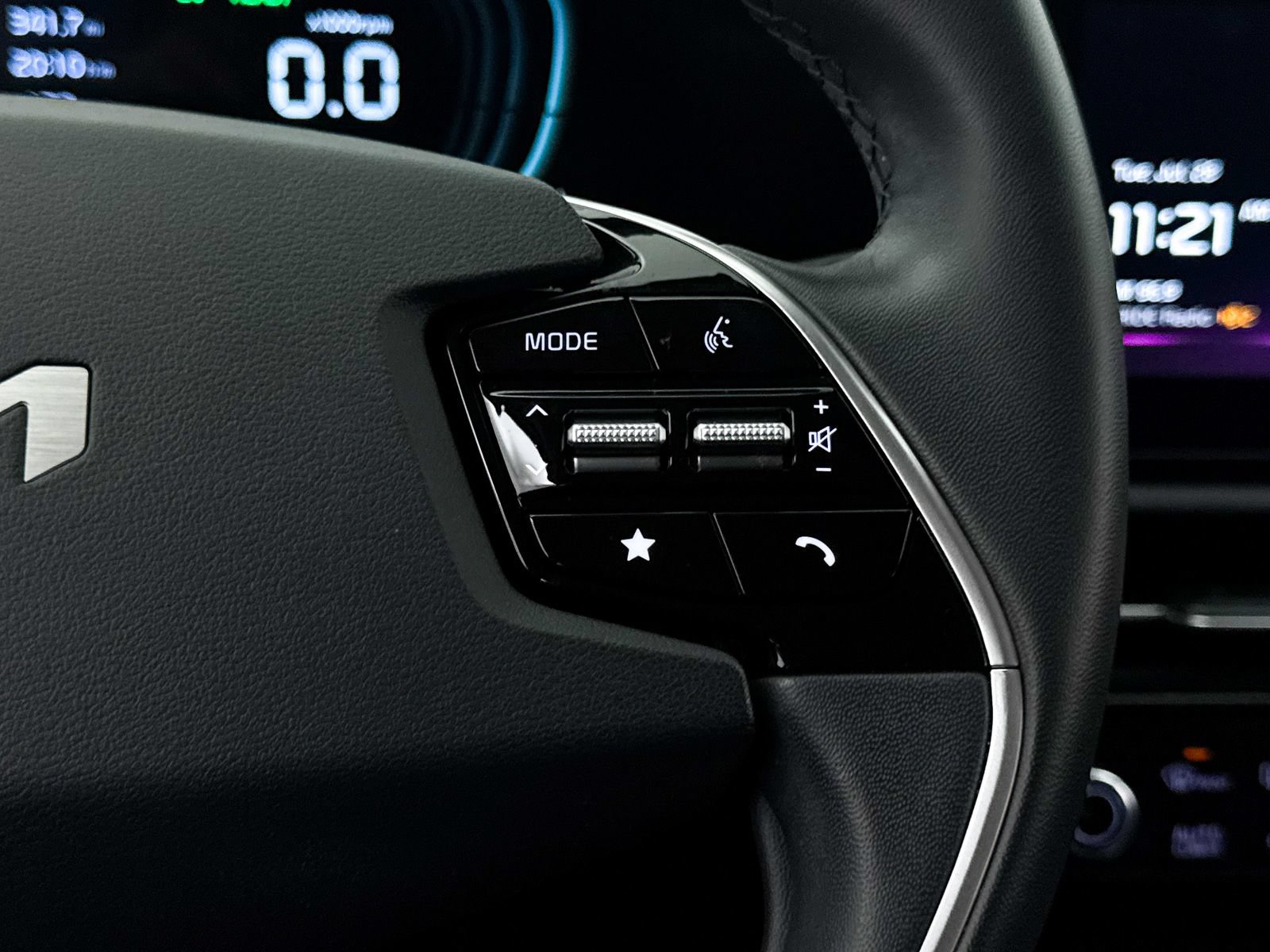 Certified 2023 Kia Niro EX FWD image 35