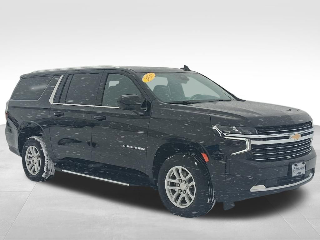 Used 2023 Chevrolet Suburban LT image 3