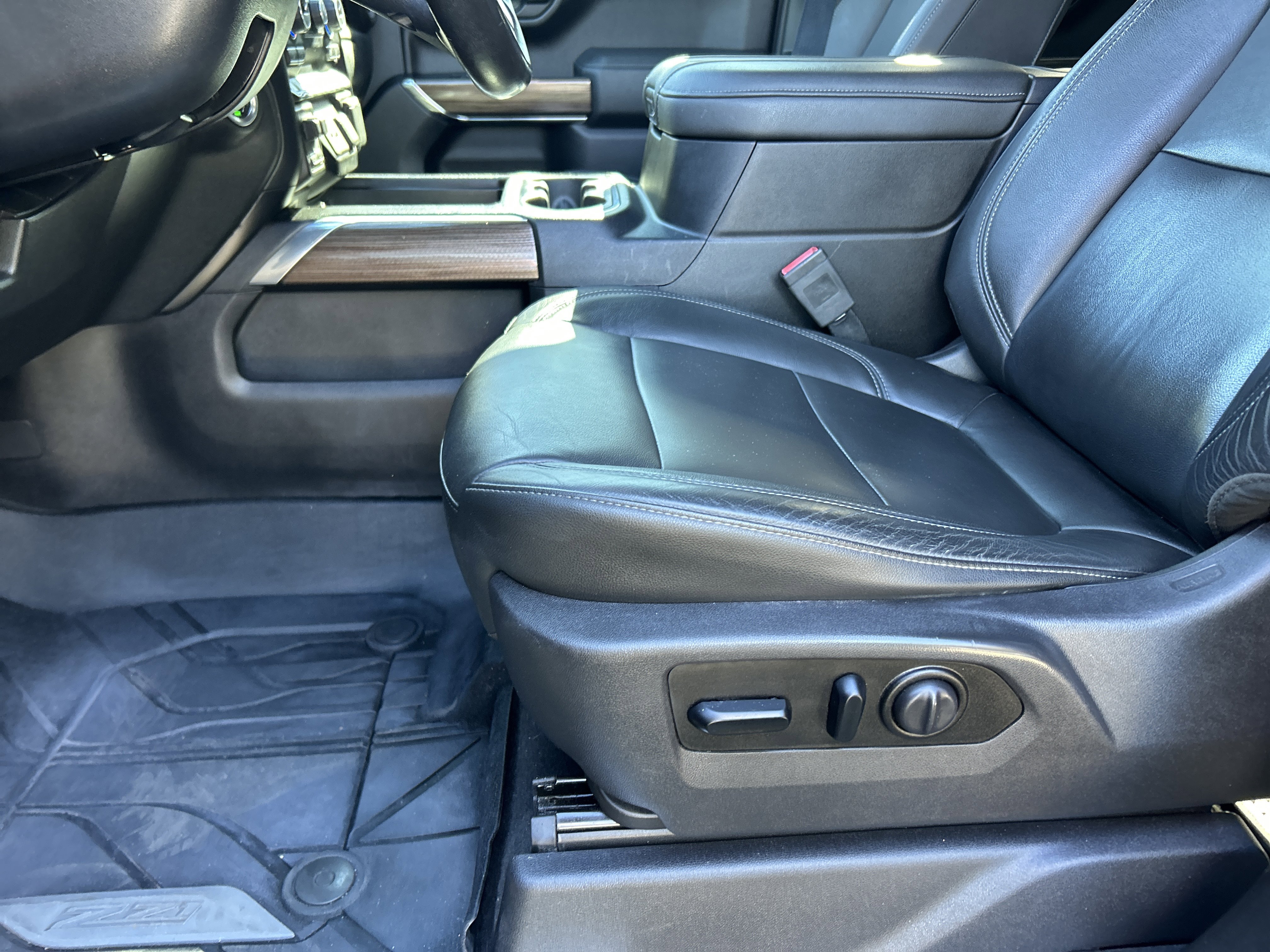 Used 2019 Chevrolet Silverado 1500 RST image 10