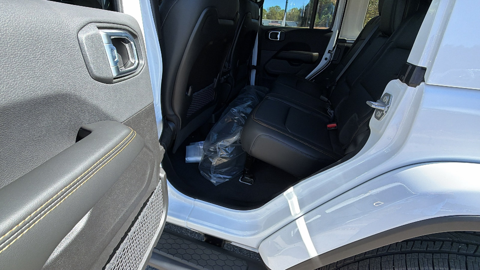 New 2027 Jeep Wrangler Unlimited Sahara AWD/4WD image 19
