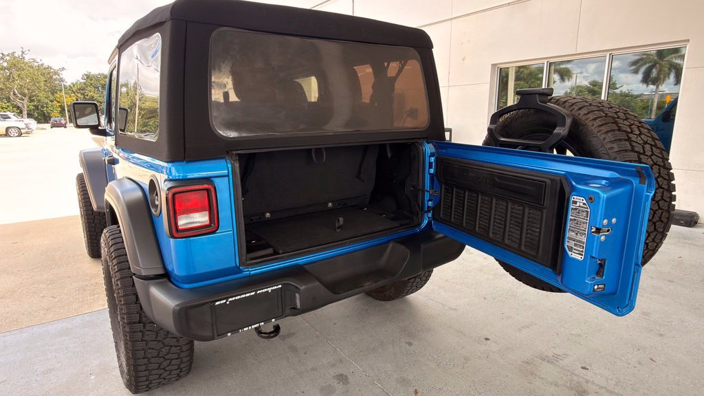 Used 2021 Jeep Wrangler Sport AWD/4WD image 16