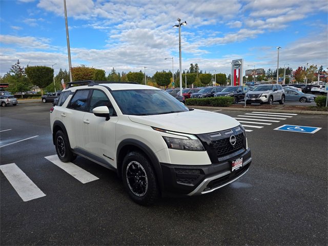Used 2025 Nissan Pathfinder Rock Creek image 4