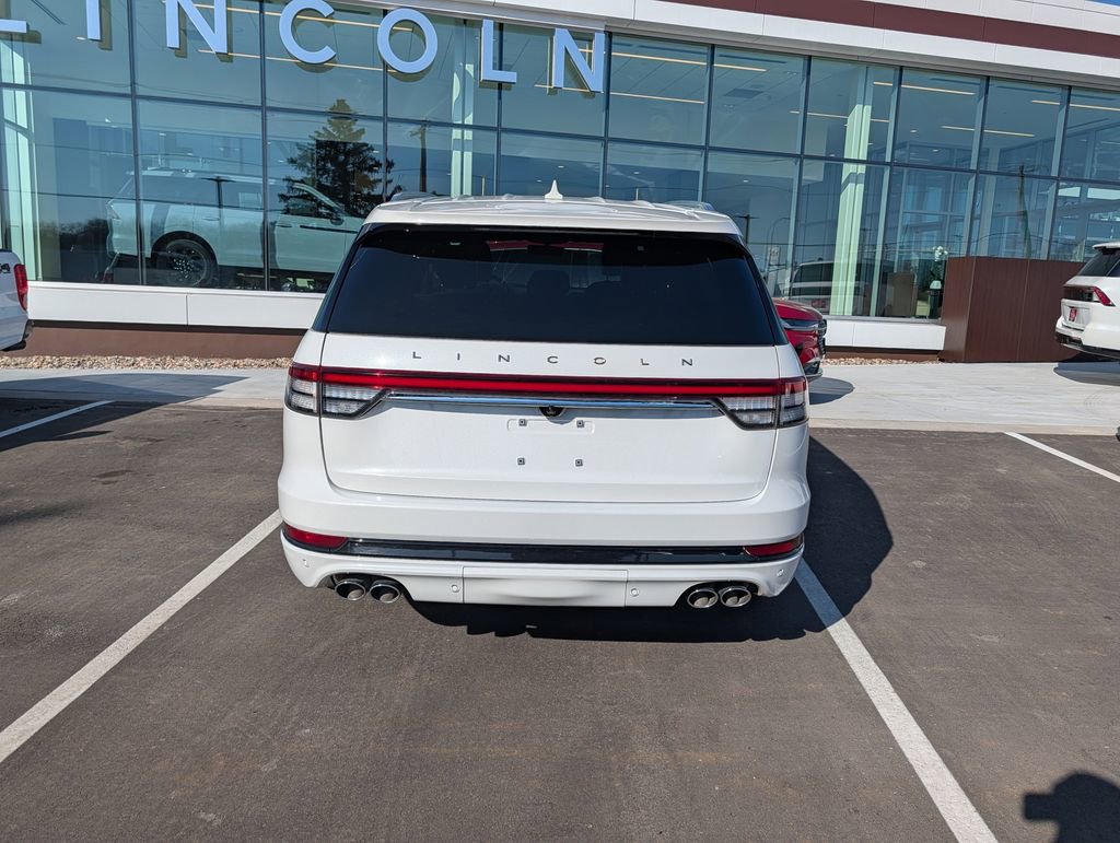 Used 2021 Lincoln Aviator Grand Touring w/ Equipment Group 301A image 4