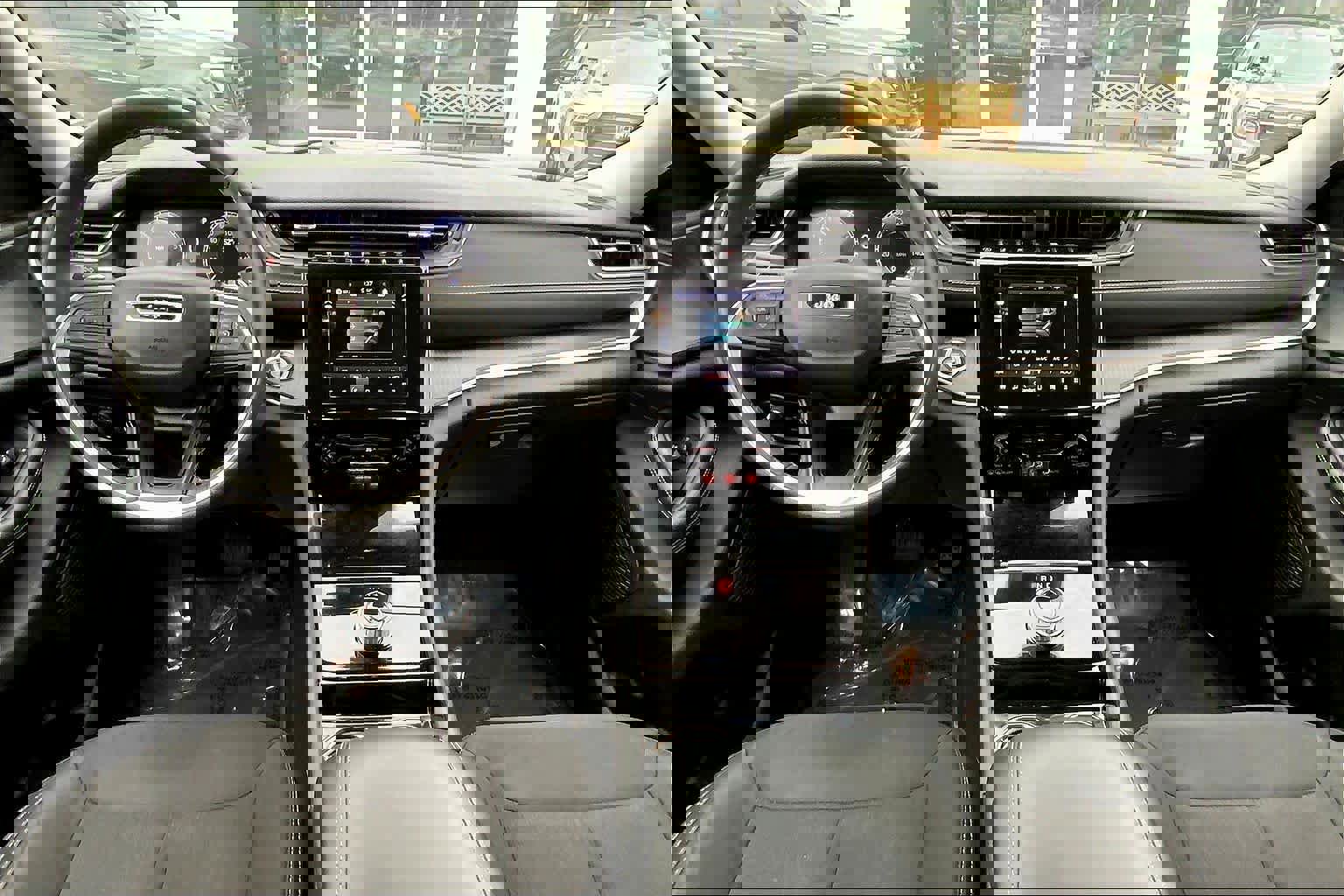 Used 2023 Jeep Grand Cherokee L Laredo image 13