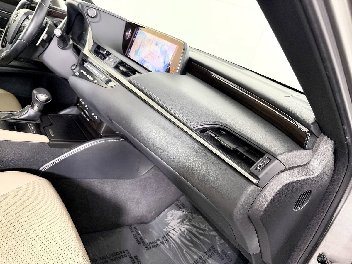Used 2019 Lexus ES 300h w/ Premium Package FWD image 48