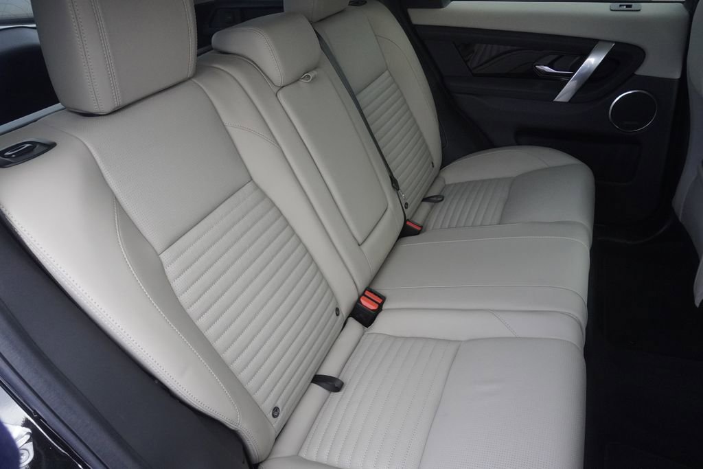 Used 2025 Land Rover Discovery Sport S image 27