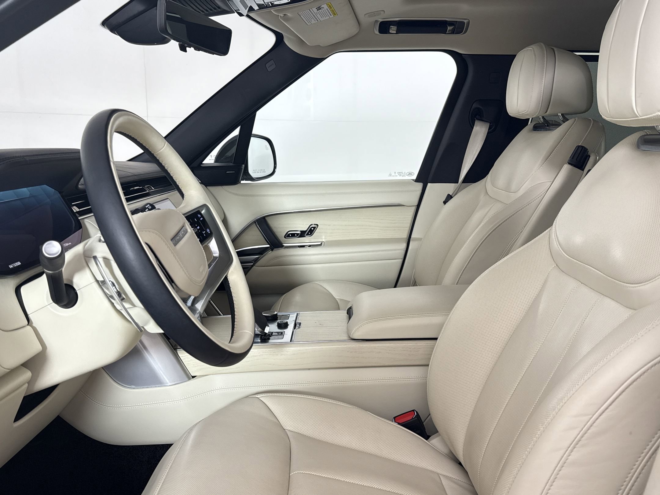 Used 2023 Land Rover Range Rover SE image 21