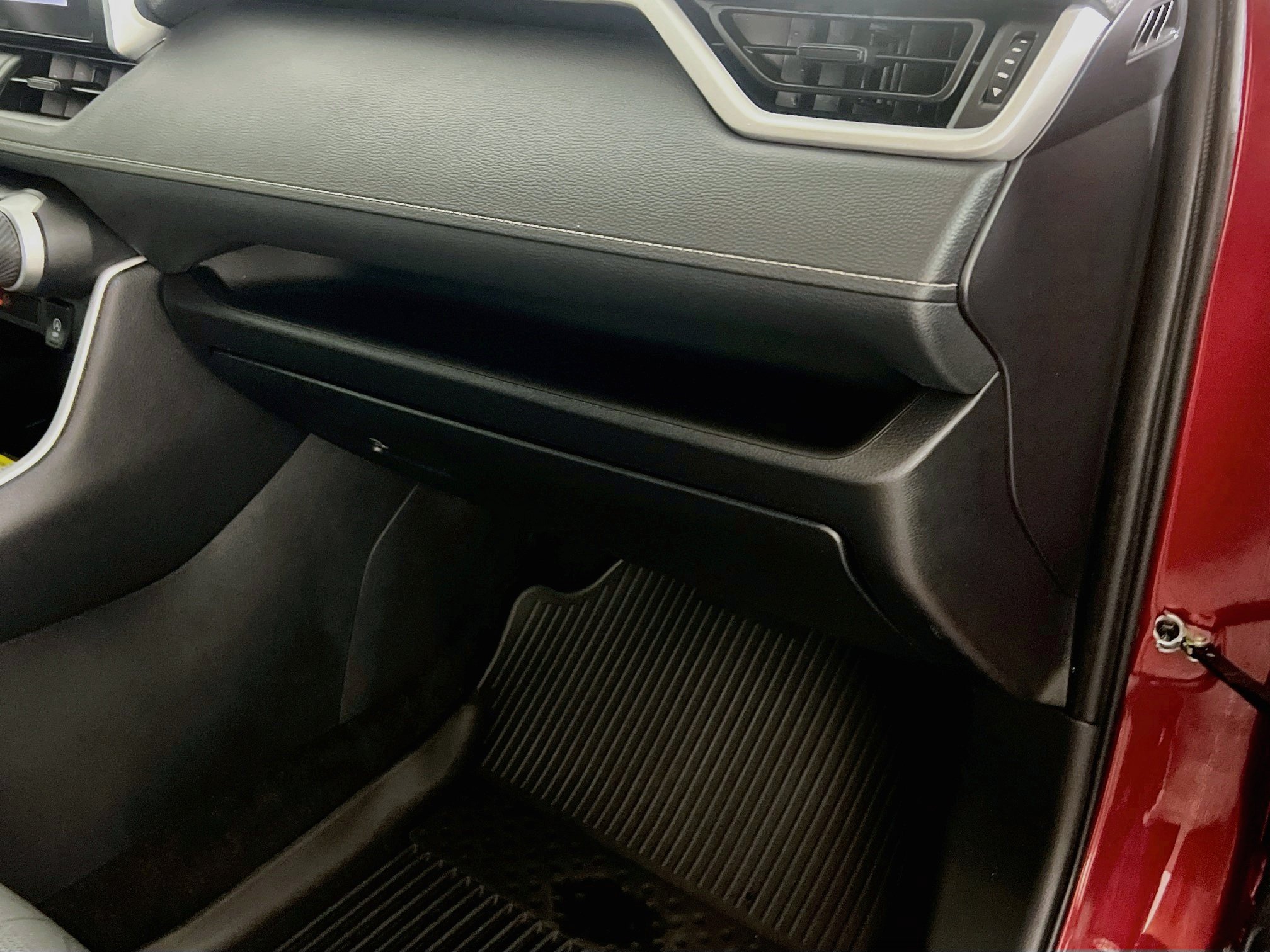 Used 2024 Toyota RAV4 XLE FWD image 34