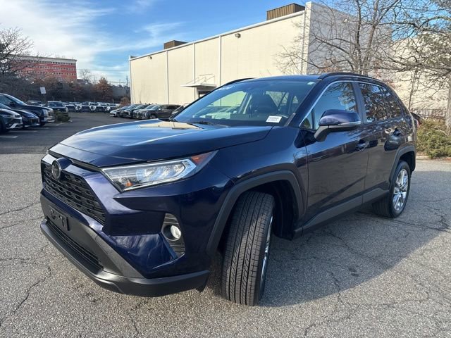Used 2020 Toyota RAV4 XLE Premium image 3
