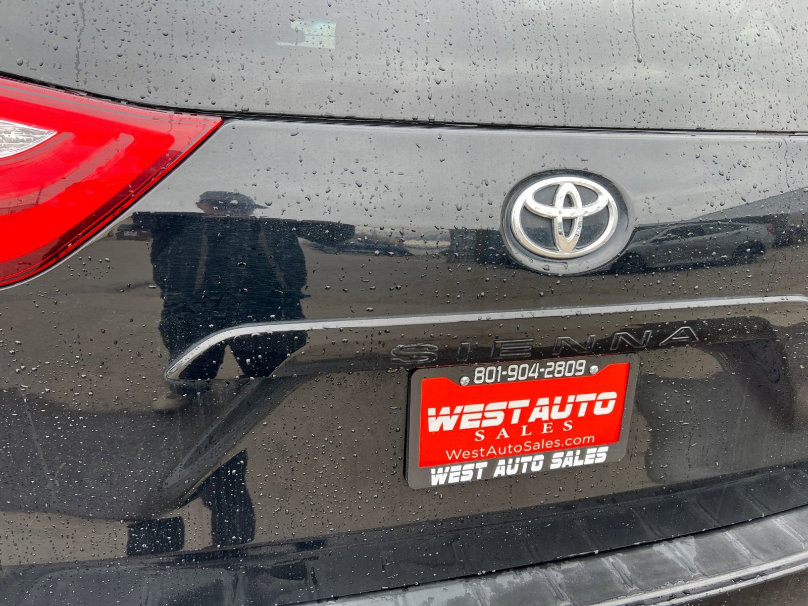 Used 2017 Toyota Sienna XLE image 29