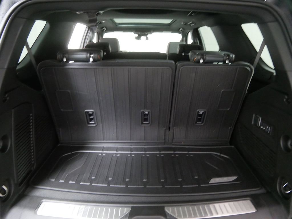 Used 2025 GMC Yukon AT4 image 5