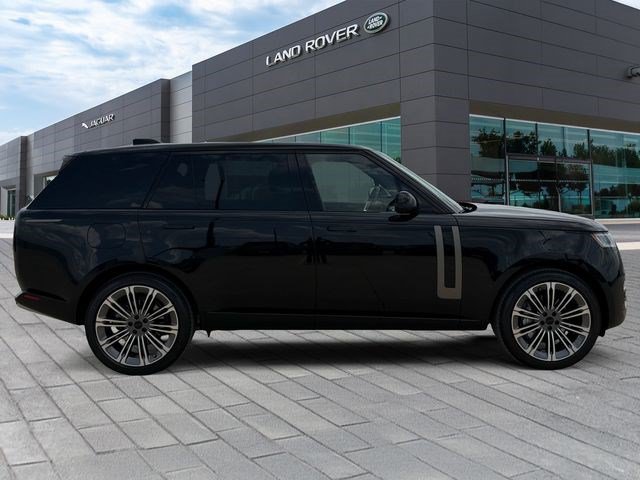 New 2026 Land Rover Range Rover Long Wheelbase SE AWD/4WD image 6