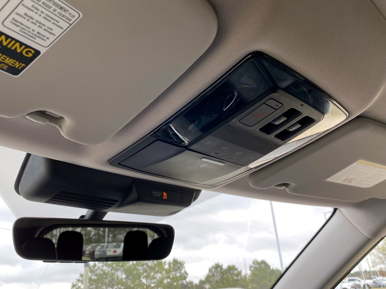 Used 2025 Mitsubishi Outlander SEL image 23