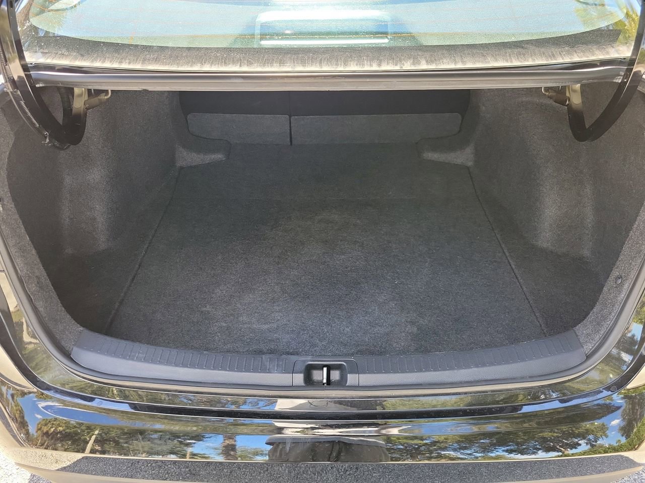 Used 2025 Toyota Corolla LE image 8