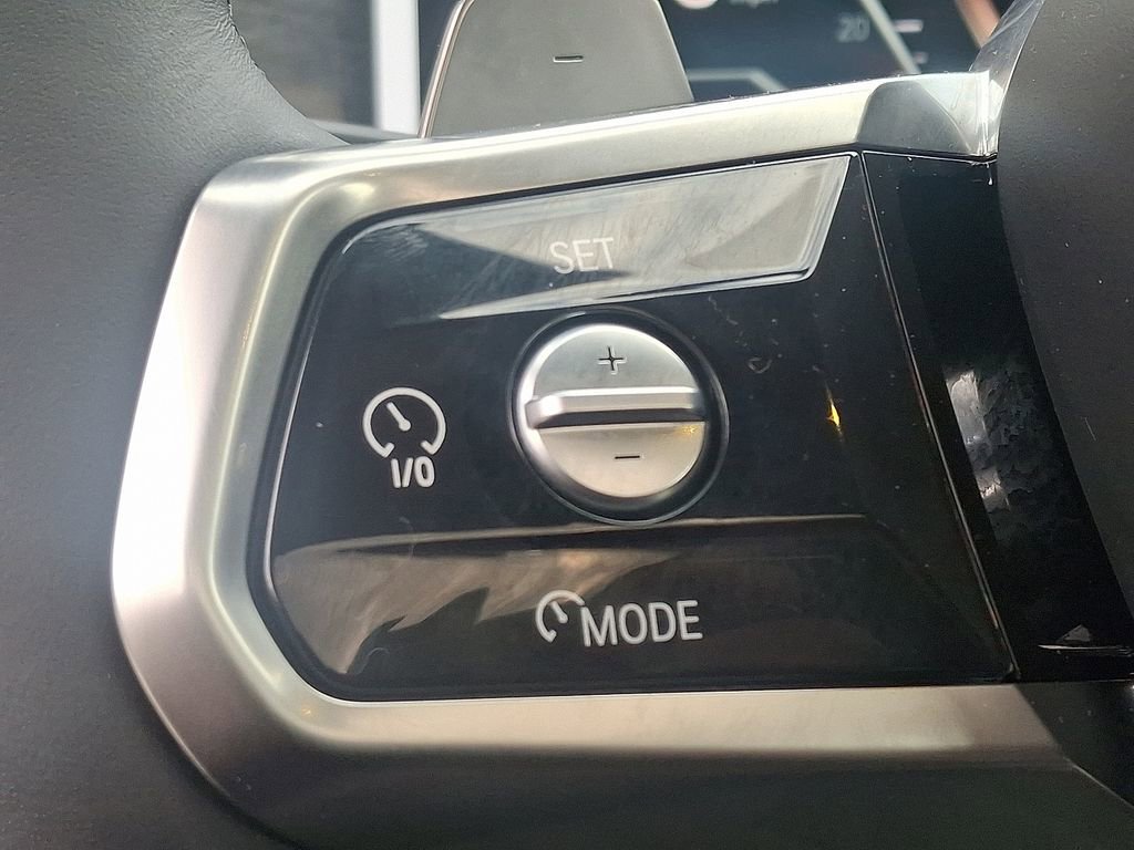 Used 2025 BMW 760i xDrive w/ Executive Package image 22