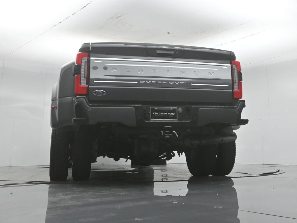 Certified 2023 Ford F450 Platinum w/ FX4 Off-Road Package AWD/4WD image 57