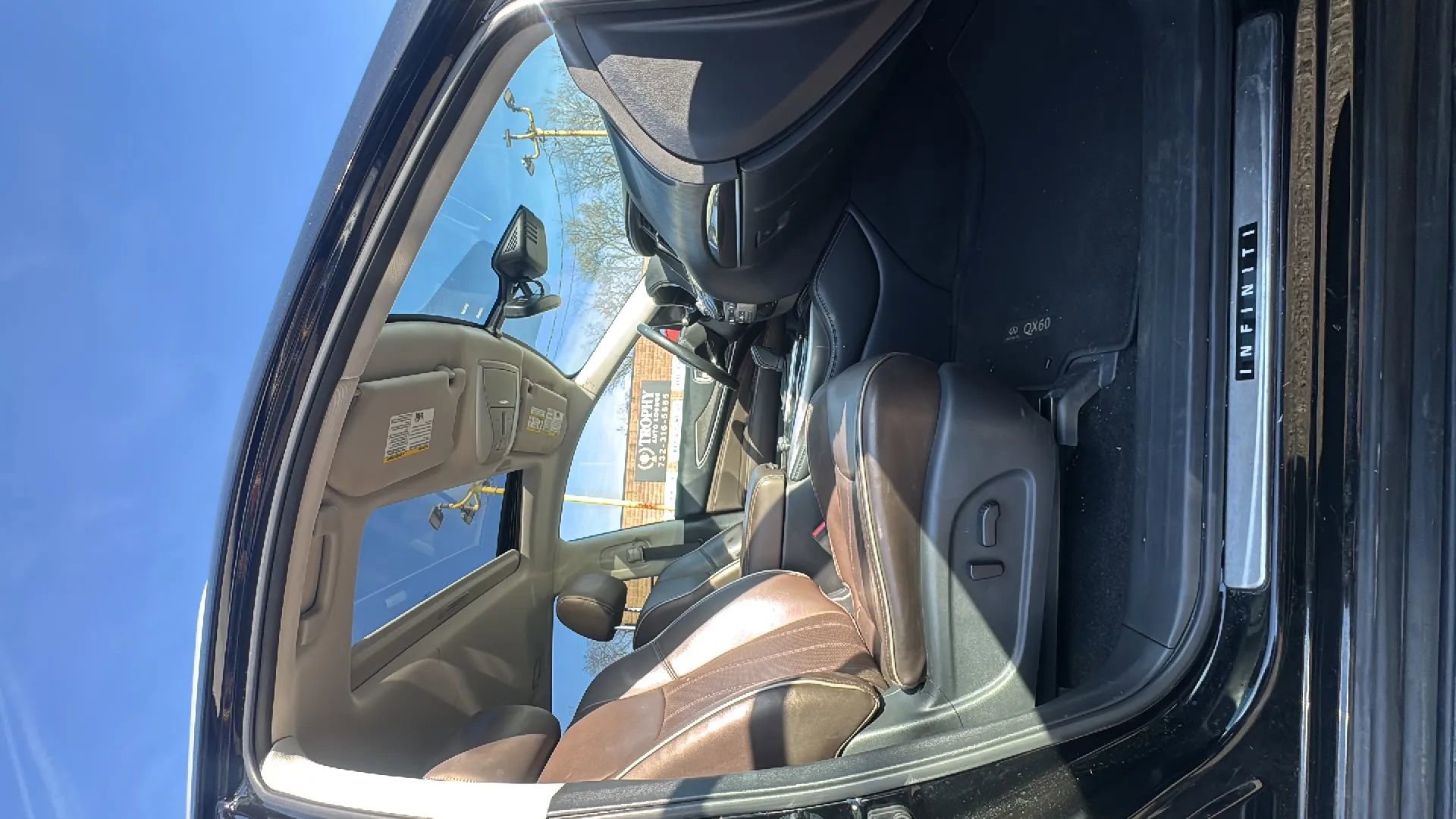 Used 2019 INFINITI QX60 Luxe w/ Essential Package image 24