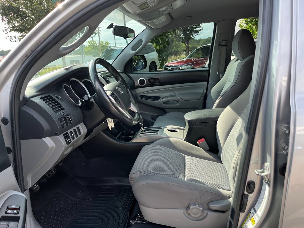 Used 2015 Toyota Tacoma PreRunner w/ TRD Sport Package RWD image 9