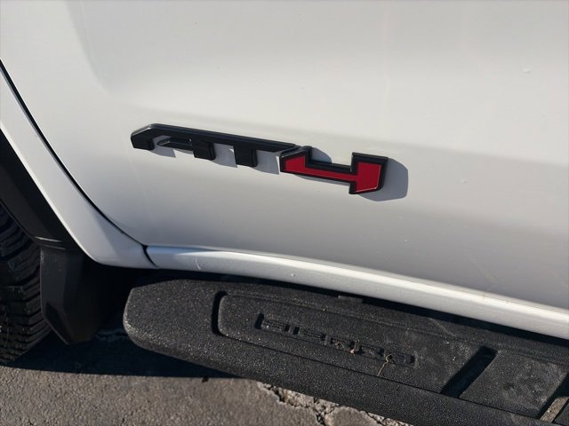 Used 2021 GMC Sierra 1500 AT4 w/ AT4 Premium Package image 10
