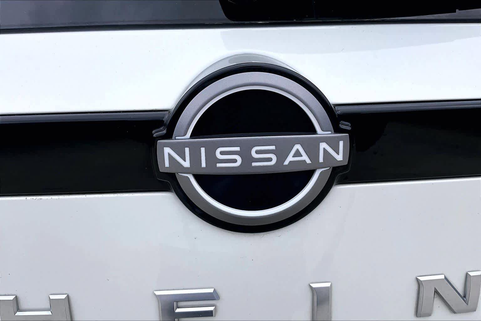 Used 2024 Nissan Pathfinder SV AWD/4WD image 31