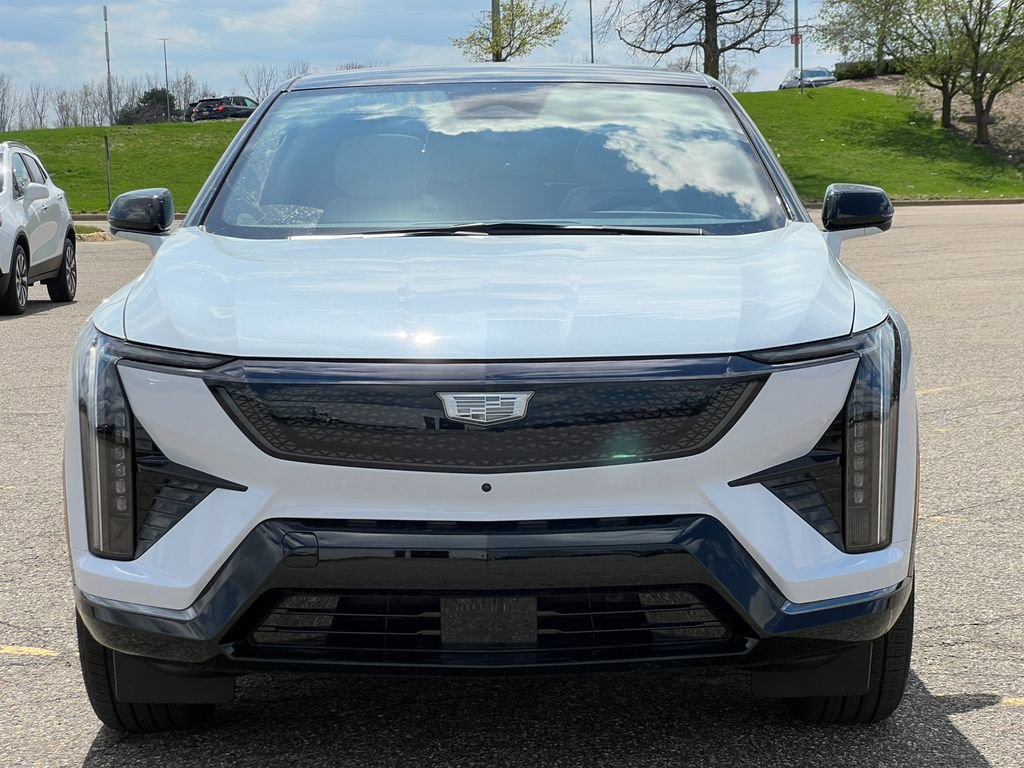 New 2026 Cadillac Optiq Sport 1 w/ LPO, Floor Liner Package AWD/4WD image 42