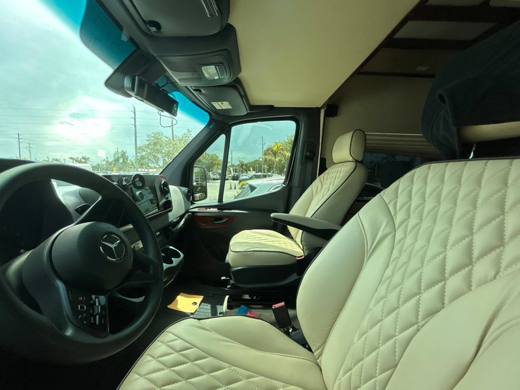 Used 2020 Mercedes-Benz Sprinter 3500 image 17