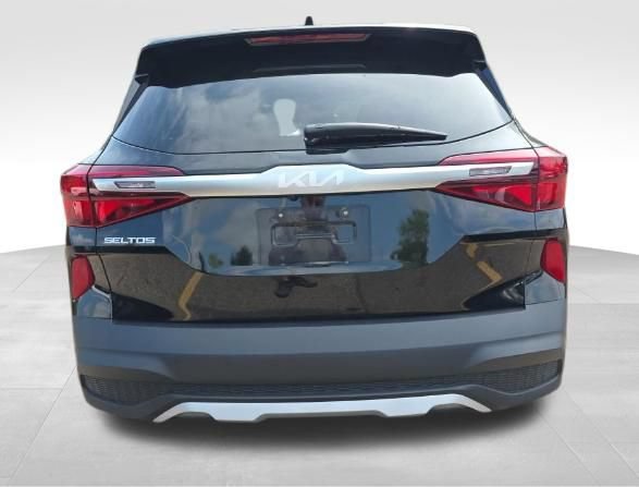 Used 2023 Kia Seltos LX AWD/4WD image 5
