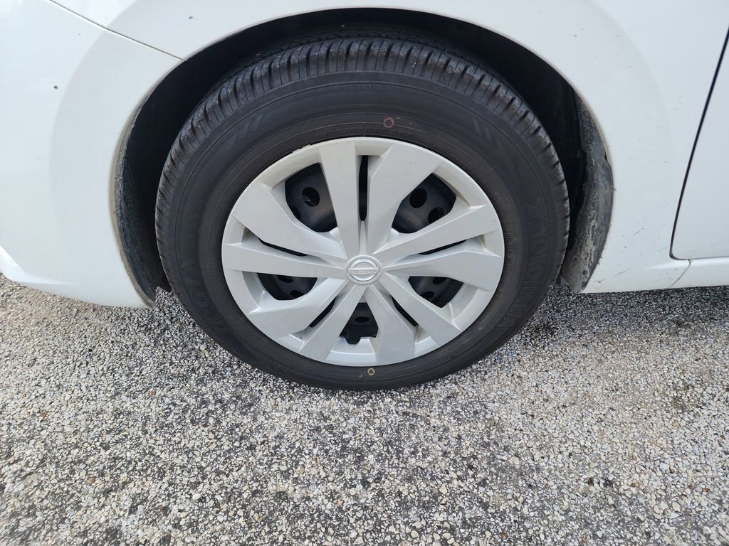 Used 2022 Nissan Versa S FWD image 12