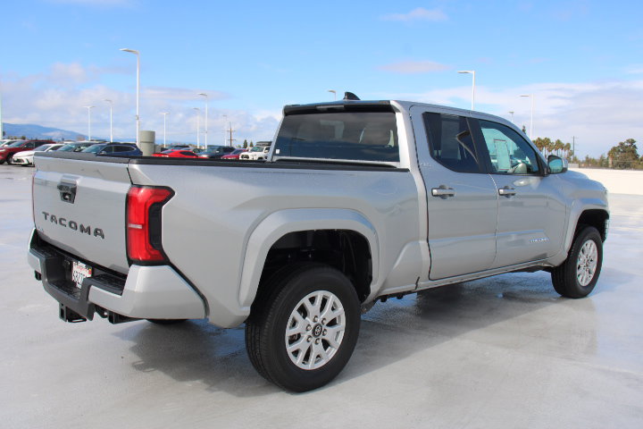 Certified 2024 Toyota Tacoma SR5 image 3