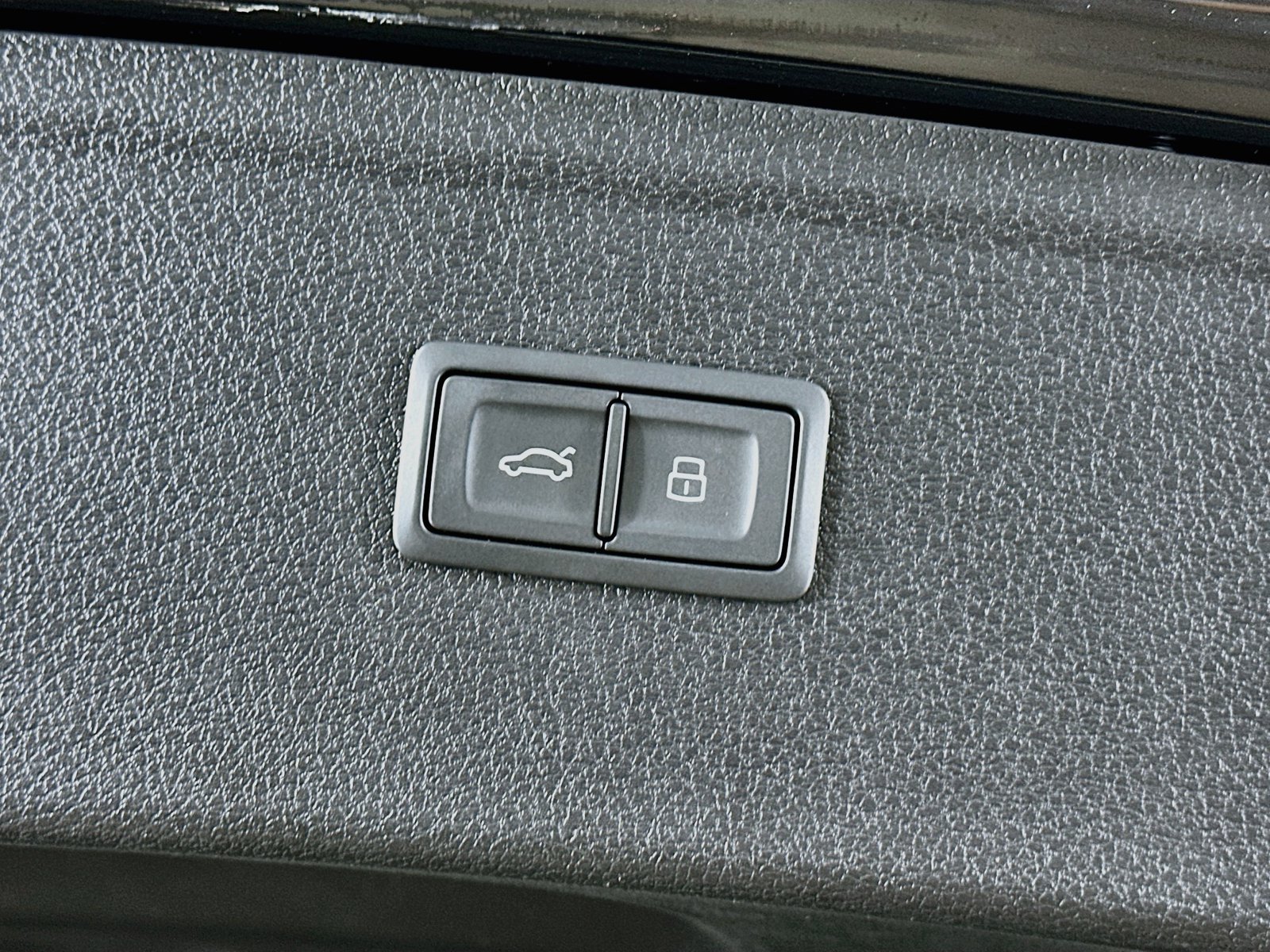 Certified 2024 Audi Q5 e Premium Plus AWD/4WD image 38