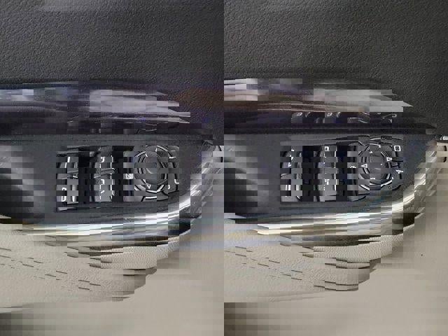 Certified 2023 Cadillac XT4 Luxury FWD image 17