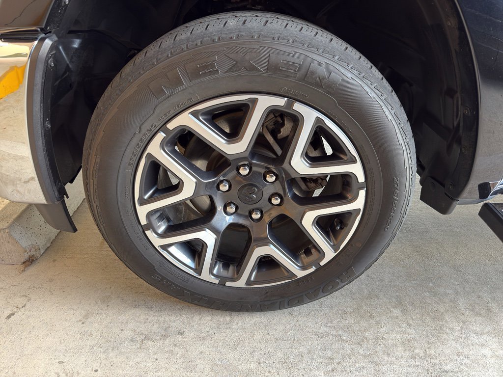 Used 2025 RAM 1500 Laramie AWD/4WD image 29