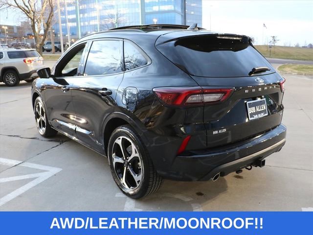 Used 2023 Ford Escape ST-Line Elite w/ Premium Technology Package image 4