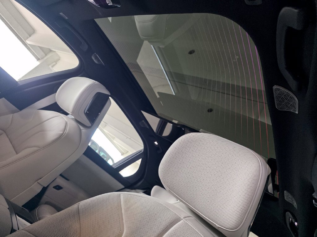 New 2027 BMW 740i w/ Executive Package RWD image 10