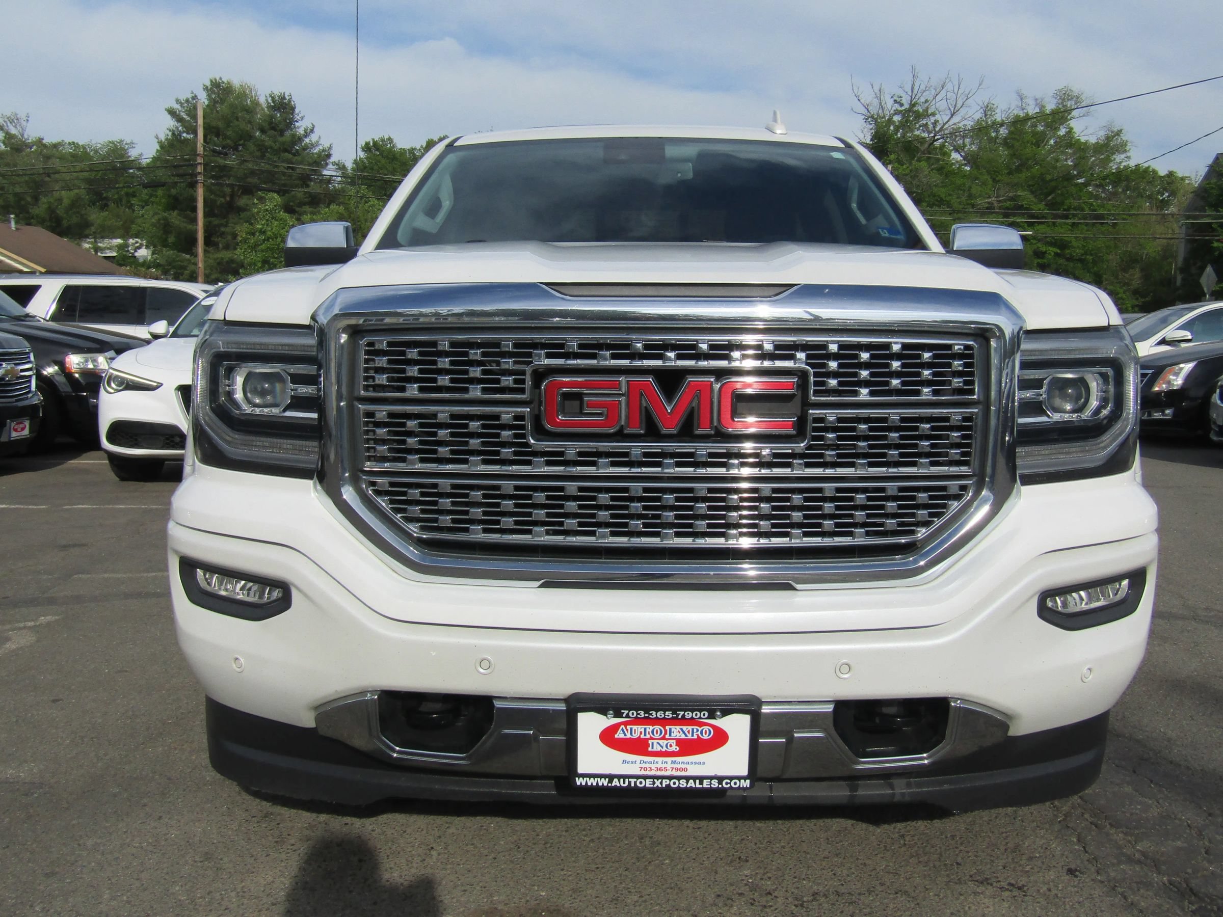 Used 2017 GMC Sierra 1500 Denali AWD/4WD image 2