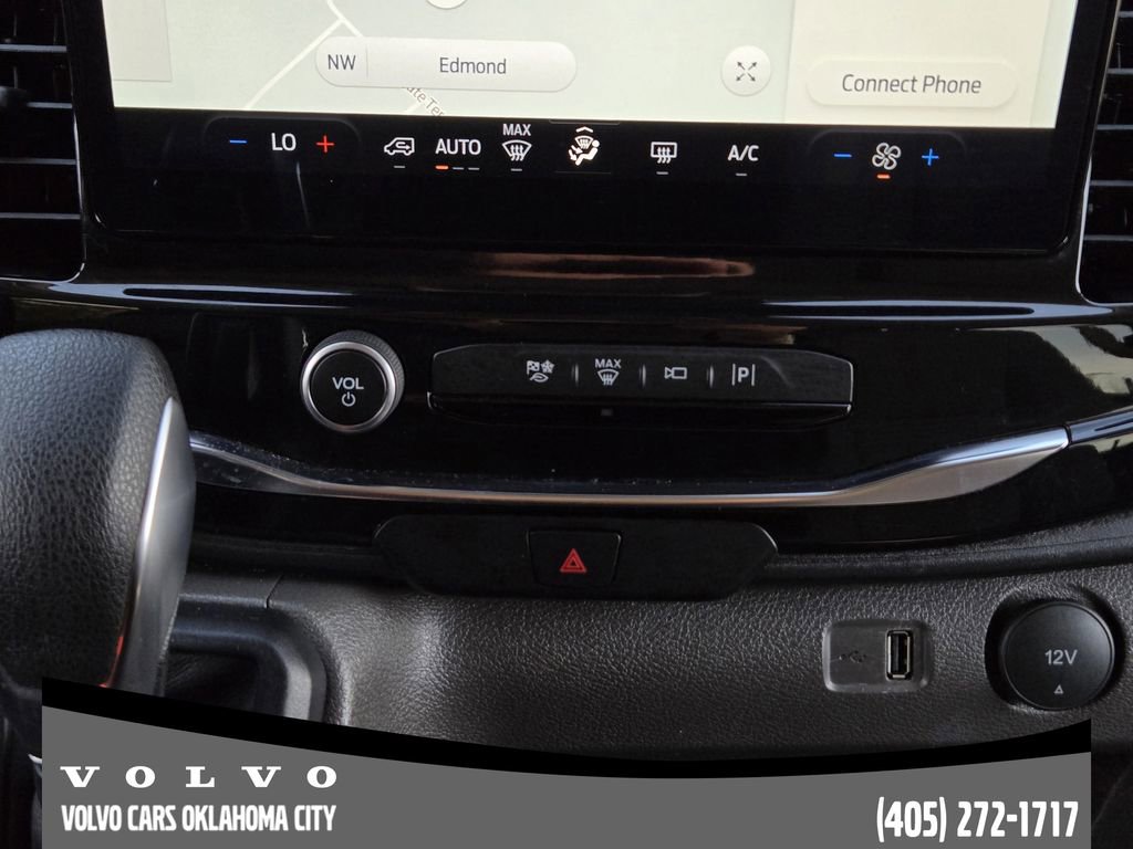 Used 2023 Ford Transit 350 XLT image 18