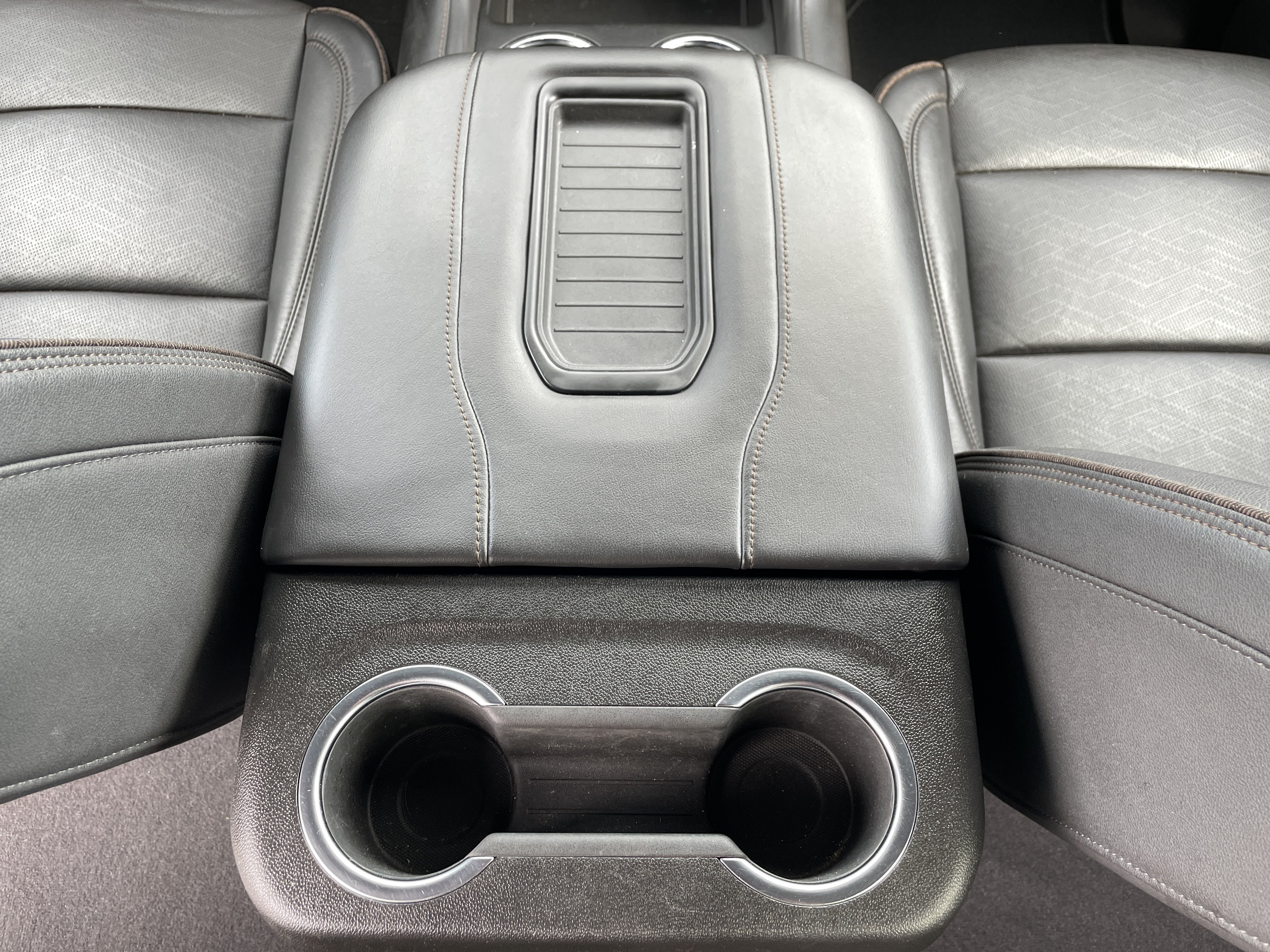 Used 2023 Chevrolet Suburban High Country AWD/4WD image 46