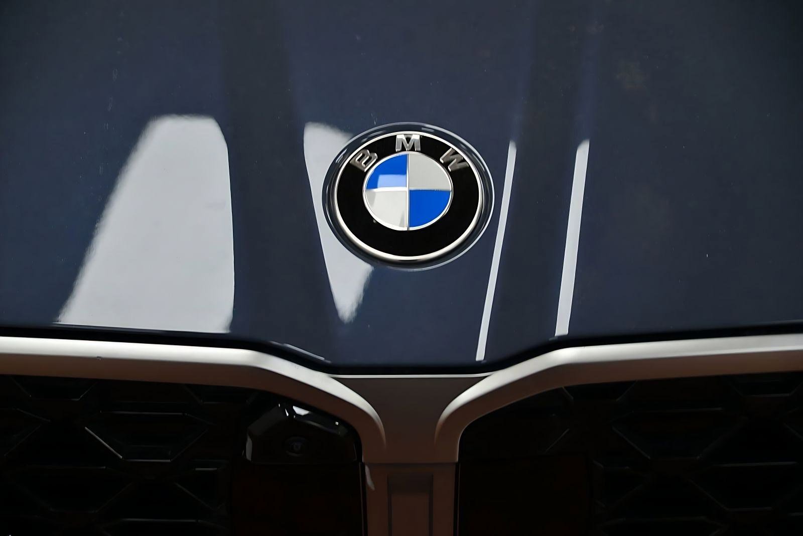 Certified 2025 BMW X2 xDrive28i image 15