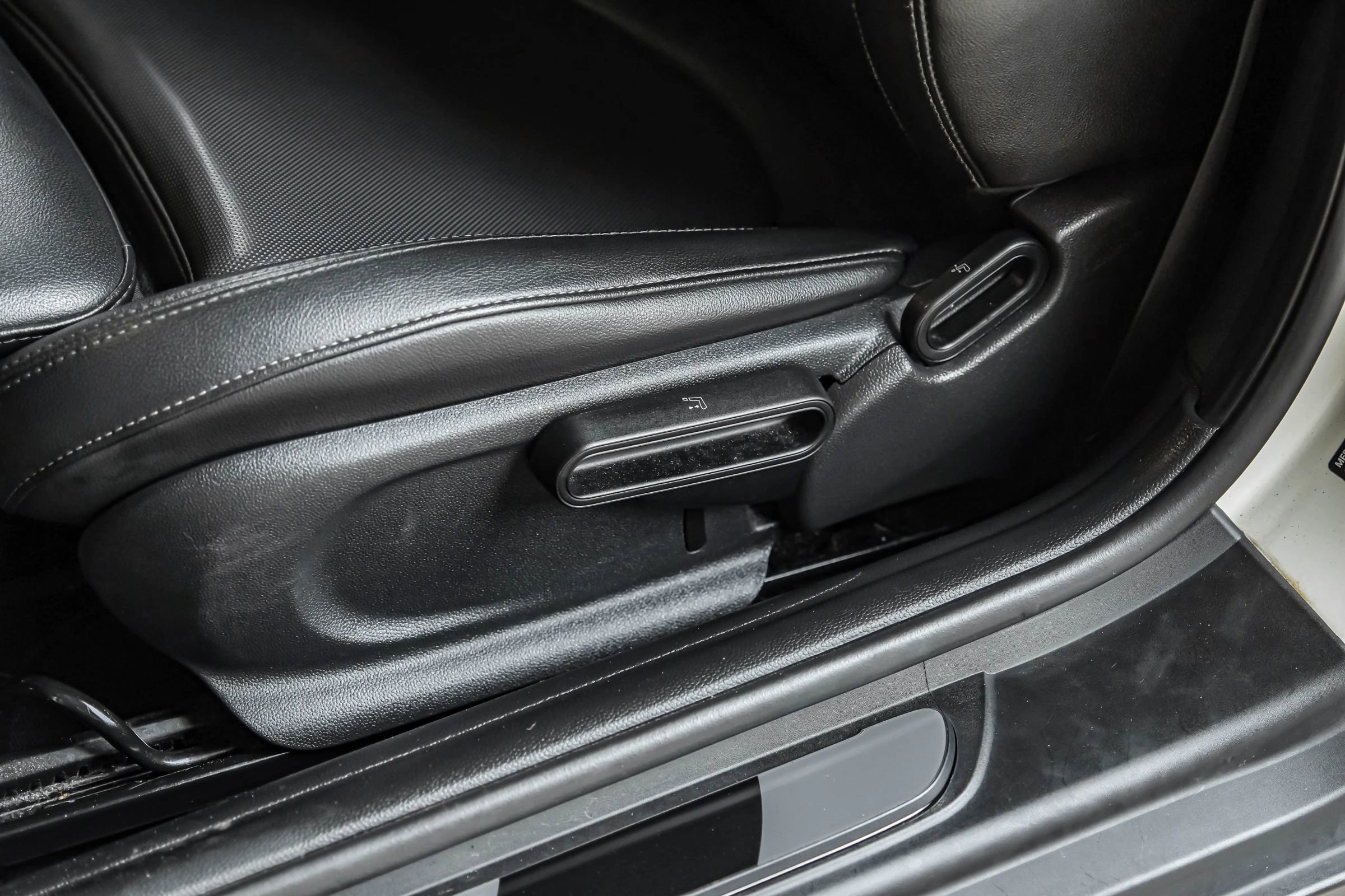 Used 2019 MINI Cooper S w/ Premium Package image 29