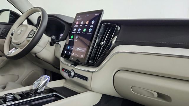 Certified 2026 Volvo XC60 B5 Ultra w/ Protection Package Premier AWD/4WD image 49