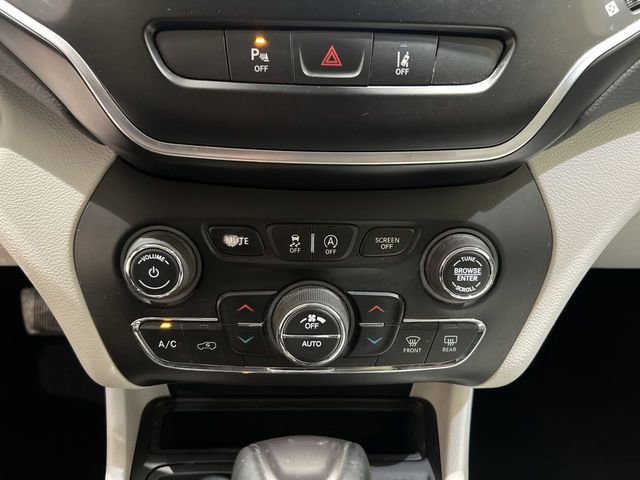 Used 2020 Jeep Cherokee Latitude Lux w/ Comfort/Convenience Group image 16