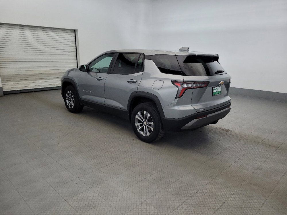 Used 2025 Chevrolet Equinox LT FWD image 3