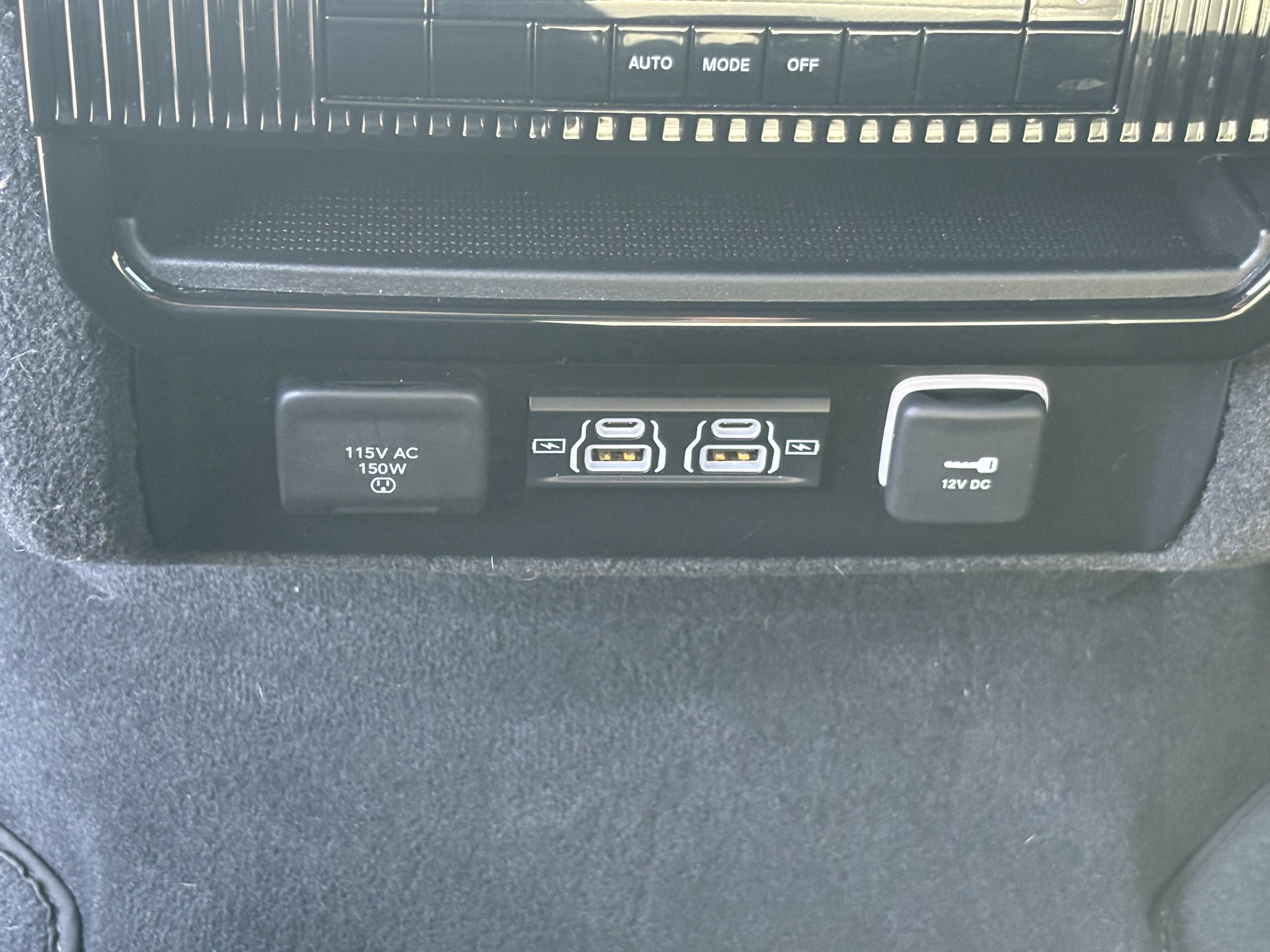 Used 2022 Jeep Wagoneer Series II AWD/4WD image 31