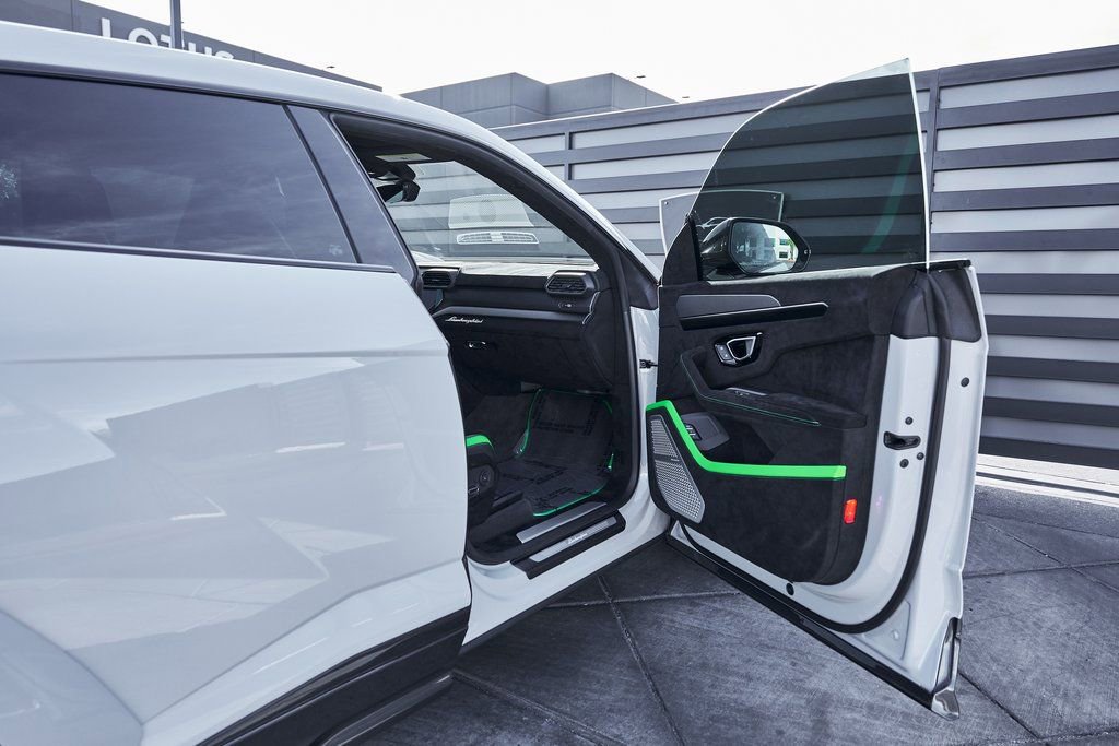 Used 2024 Lamborghini Urus Performante image 33