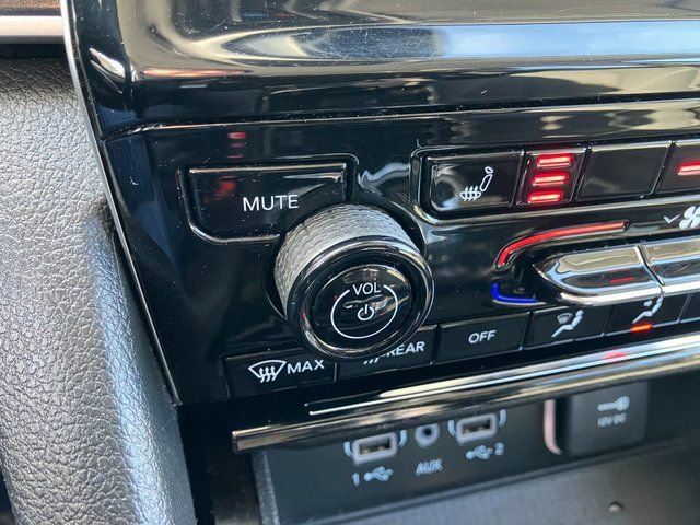 Used 2022 Jeep Grand Cherokee Laredo w/ Luxury Tech Group I image 12