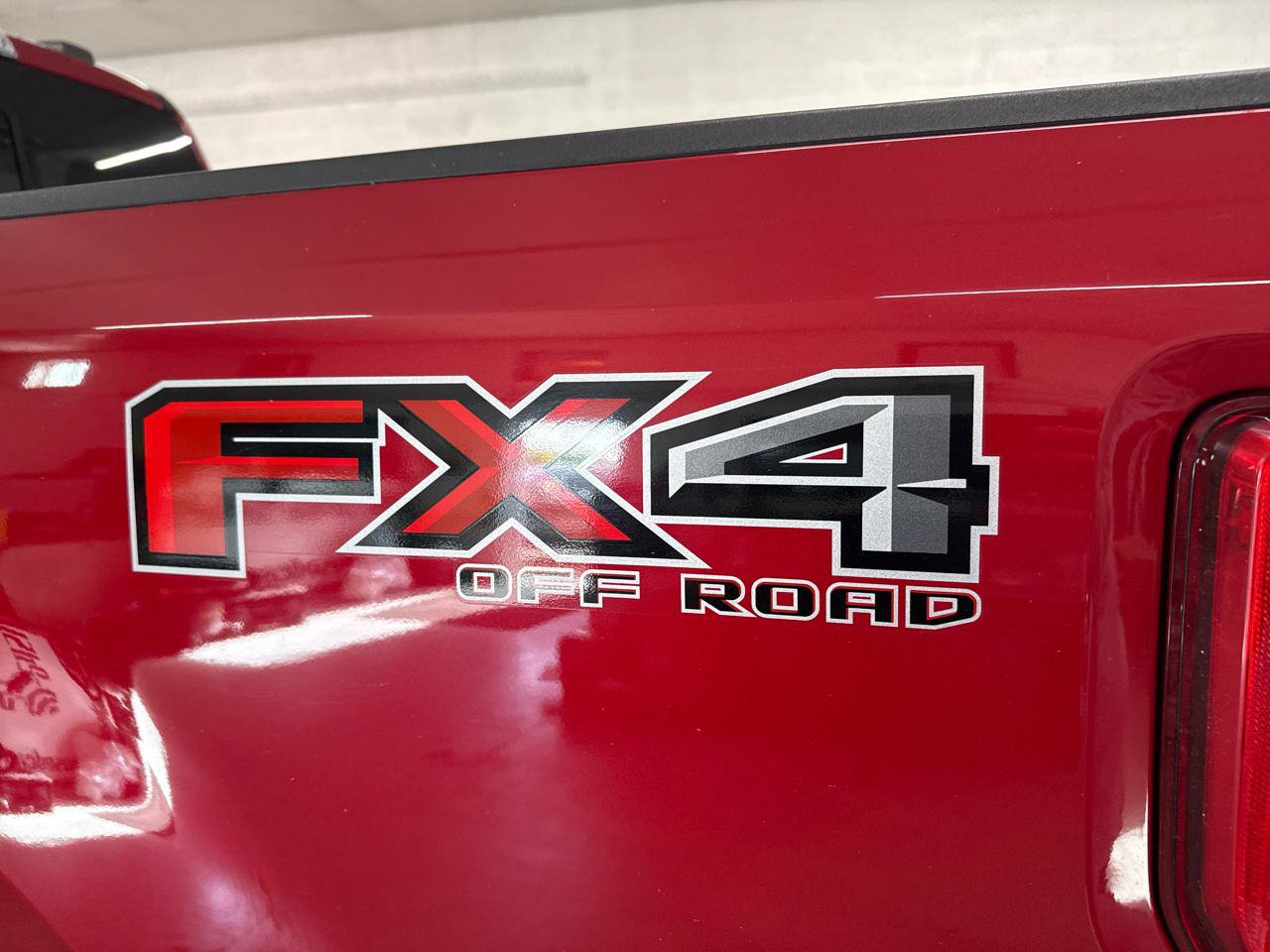 Used 2021 Ford F250 XLT w/ XLT Premium Package AWD/4WD image 90