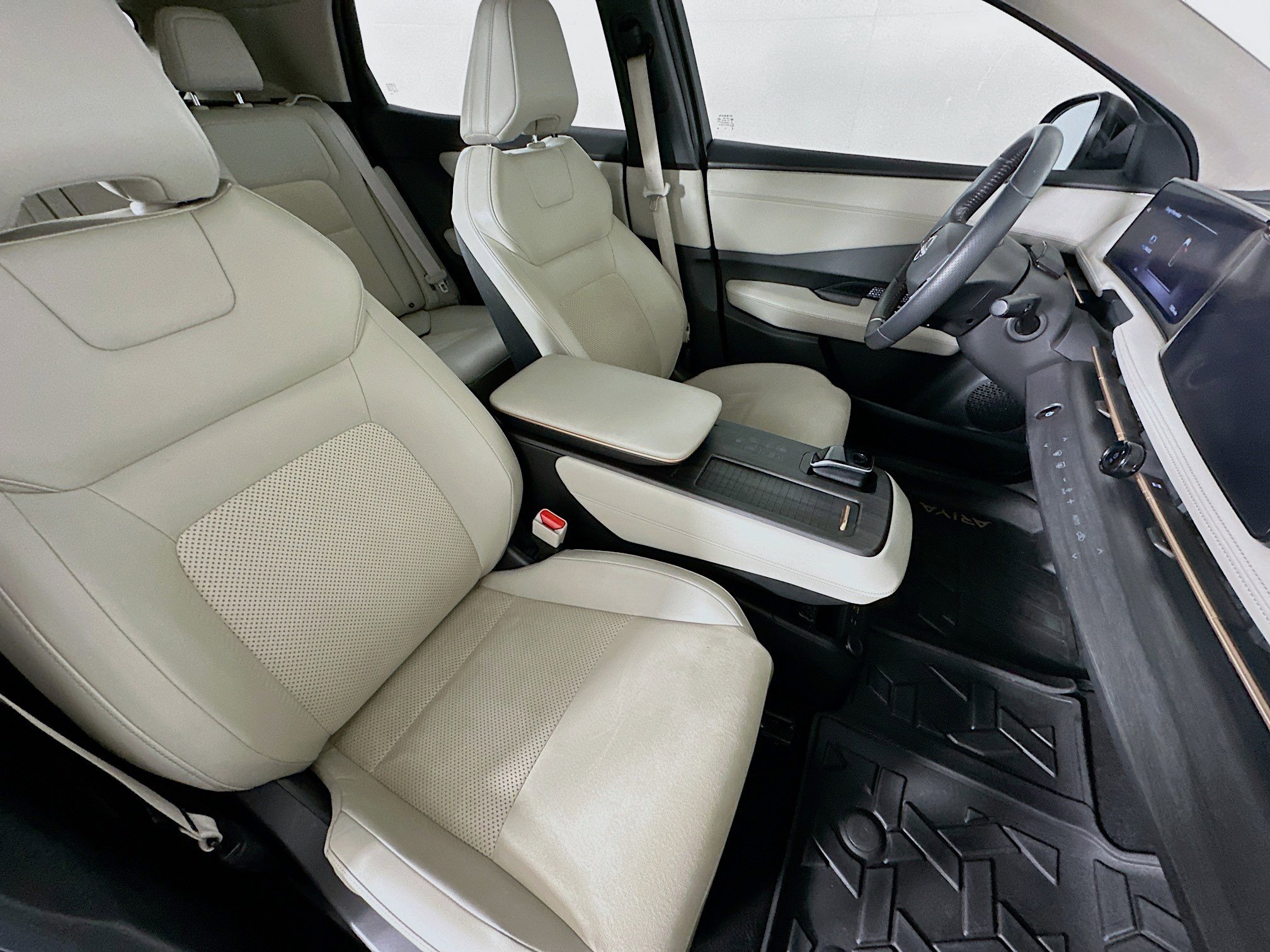 Used 2023 Nissan Ariya FWD image 33