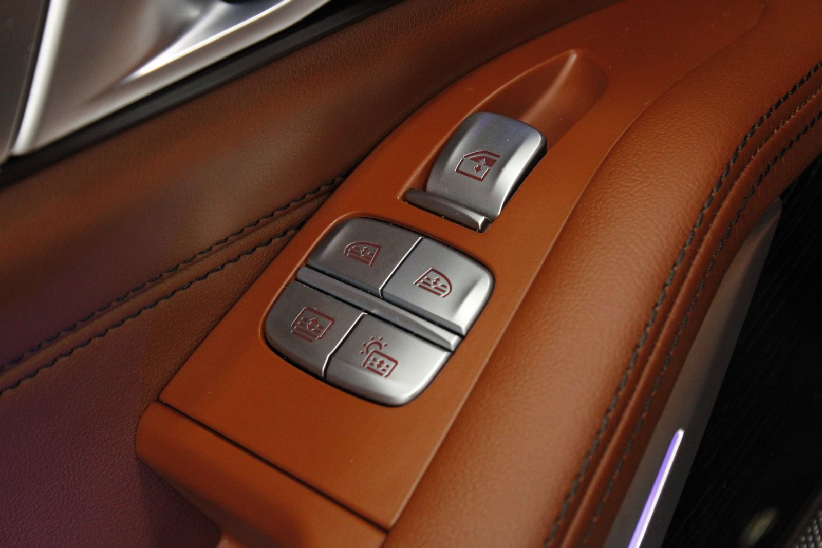 Used 2024 BMW ALPINA XB7 AWD/4WD image 32