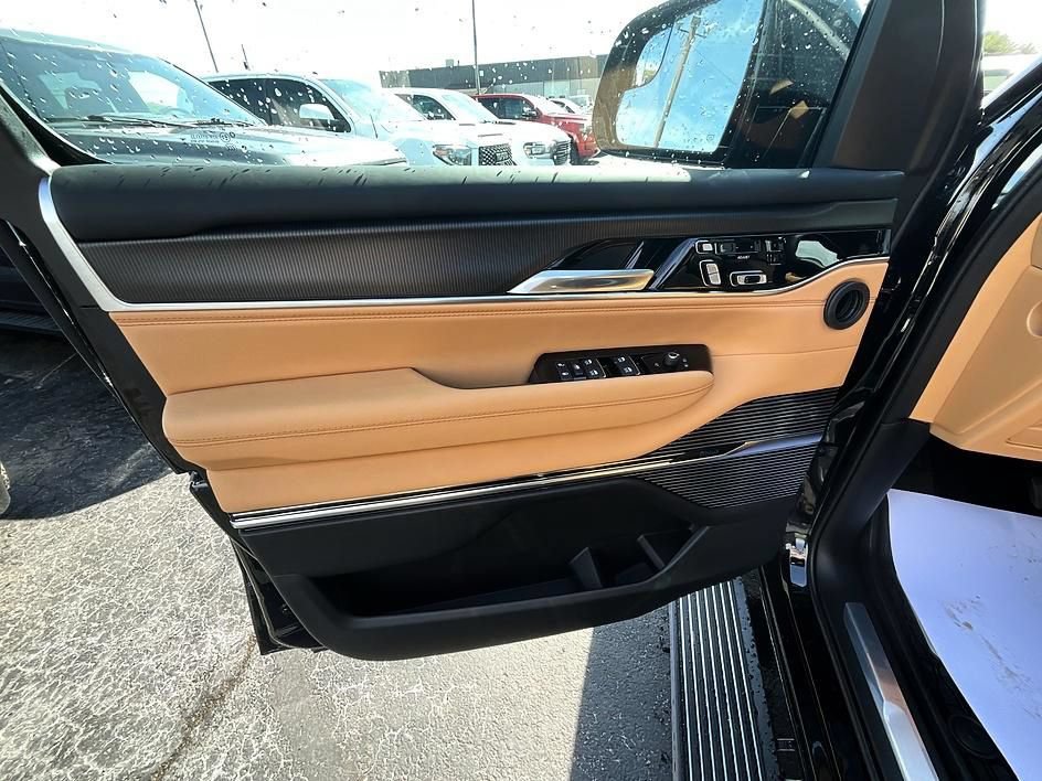 New 2026 Jeep Grand Wagoneer L Summit AWD/4WD image 14